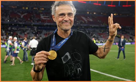 luis enrique  shirt  tribute  late daughter xana