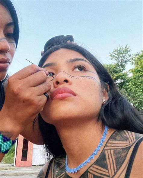Pinturas No Rosto Indigena