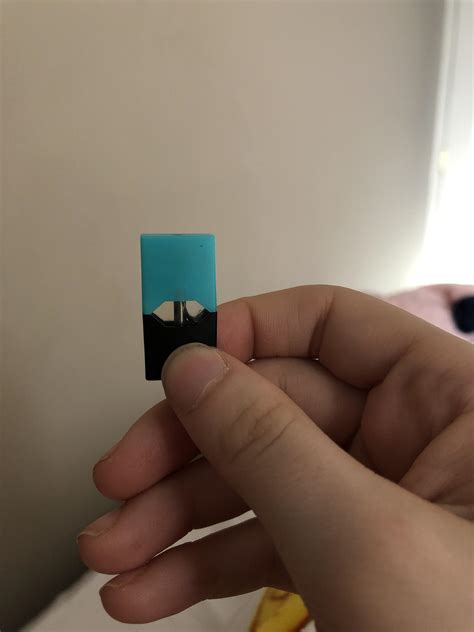 Semi colorblind. Does this look like a menthol or mint pod? : r/juul