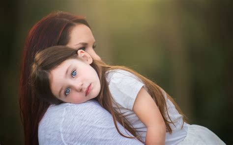 Обои девочка, мама, обои, фон, ребёнок, mom, child, girl, взгляд, look ...