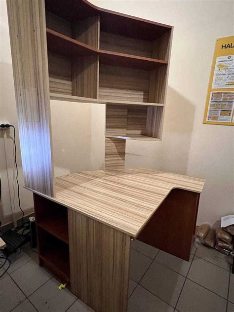 Стіл компютерний робочий з тумбою: 850 грн. - Офісні меблі Львів на Olx