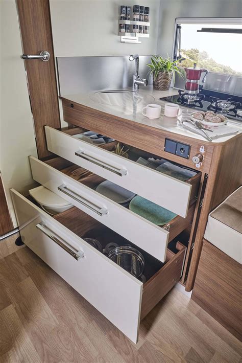 Comment optimiser le rangement en camping-car ? - TPL