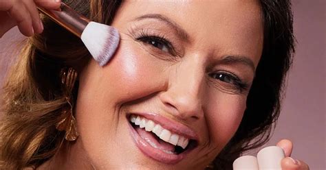 SoSu makeup gift set is currently 20% off and is the perfect Christmas ...