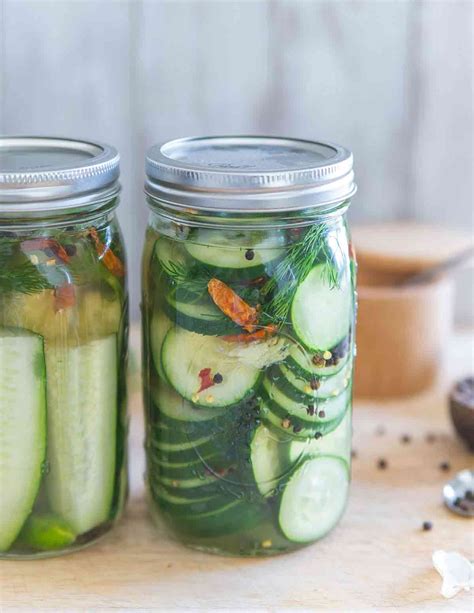 Garlic Dill Pickles - Homemade {Spicy} Garlic Dill Pickle Recipe