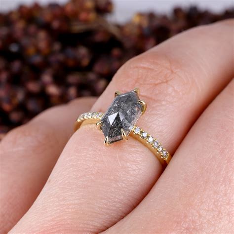 18ct yellow gold elongated hexagon salt and pepper diamond rise ring