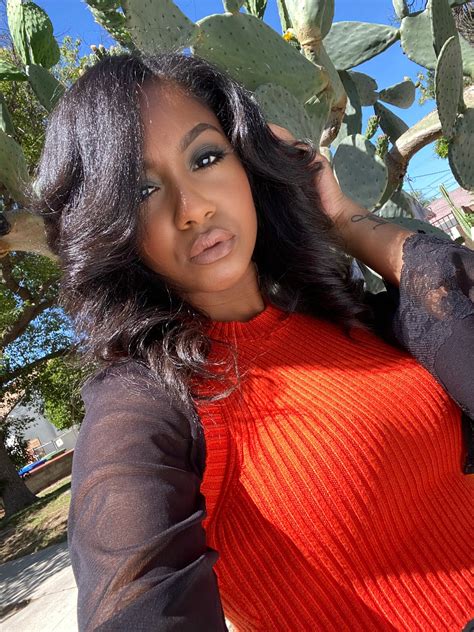 Tetona SABA Jackson on Twitter: "Happy Friday ☀️ https://t.co