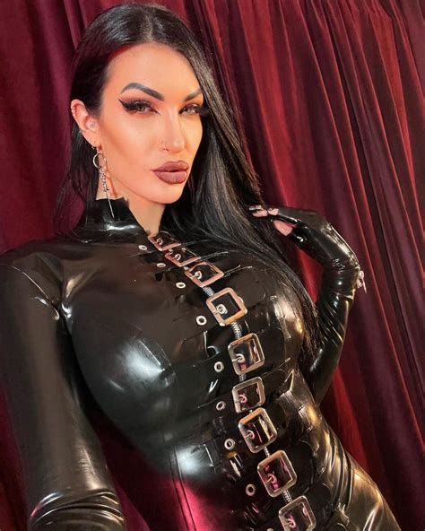 @mistresslucystella-112 on Tumblr