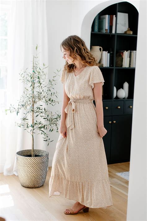 'Symphony' Tie Waist Ditsy Floral Maxi Dress in Goldenrod - S | Floral