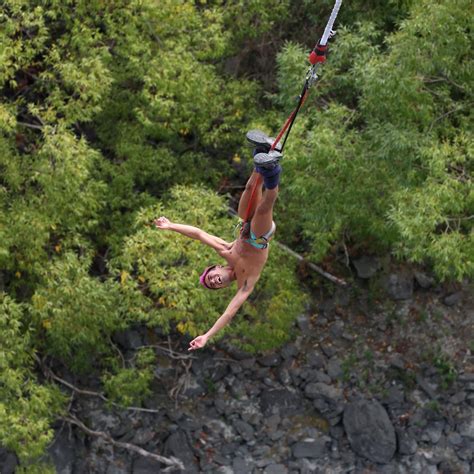 I went naked bungee jumping 🍑 : r/FullFrontalMaleNudity