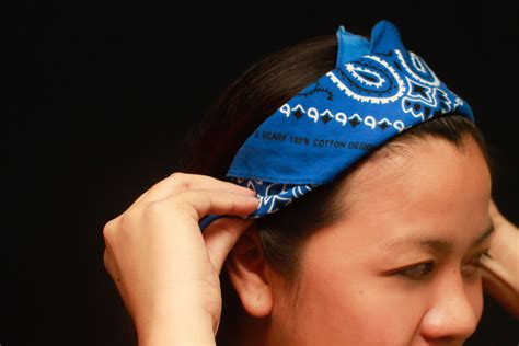 how to tie bandana on head 7