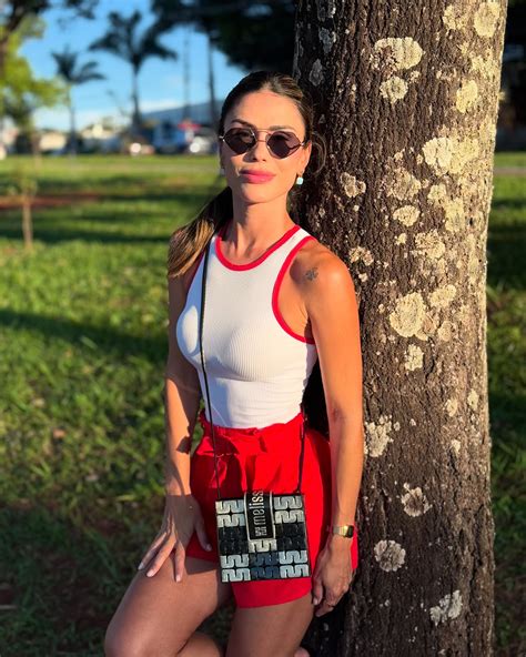 Primeiro outfit check do ano bem básica! Com o kit @melissaoficial da 