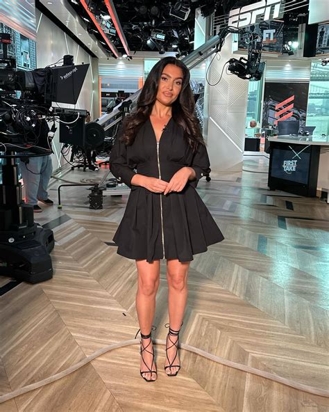 Molly Qerim's feet