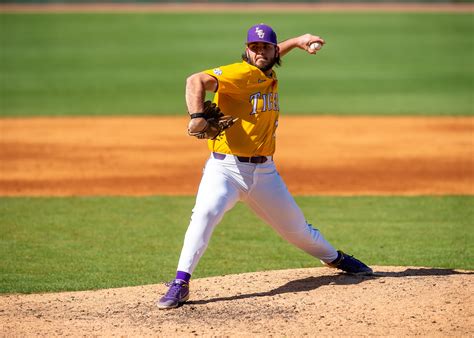 LSU baseball: The Marucci bats Dylan Crews and Tommy 'Tanks' White use