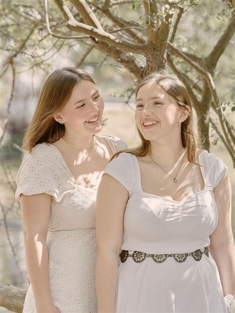 how old is the kalogeras sisters 4