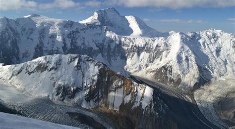 Photographs and ascent route of Pik Korzhenevsky - one of the 7000m ...