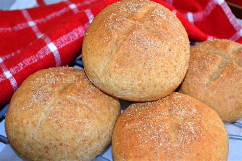 Булочки с отрубями из цельнозерновой муки