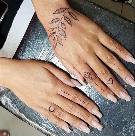 Тату на пальце: тренды для девушек | VeAn Tattoo