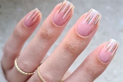 Para este diseño de uñas de fin de año solo necesitas 3 esmaltes; mira ...