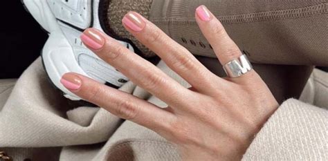 Diseños de uñas fucsia para darle vida a tu manicura | Blog Druni