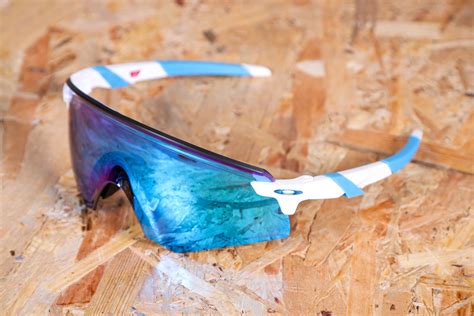 Review: Oakley Encoder sunglasses | road.cc