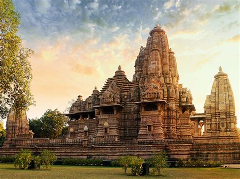 9 Most Alluring Temples in Madhya Pradesh | Styles At Life