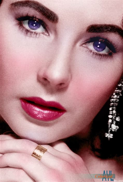 Elizabeth Taylor up close, 1956 | Elizabeth taylor eyes, Elizabeth ...