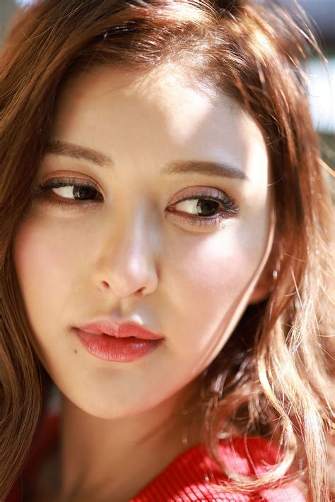 Ranran Fujii Stuns On Instagram With Captivating Photos