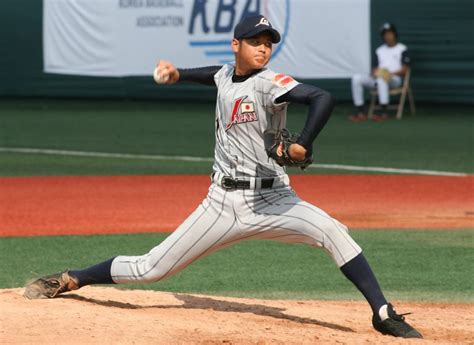 japanese high school pitcher shohei otani opts  mlb  japan