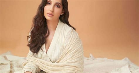nora fatehi fashion   outfits  adore fashna