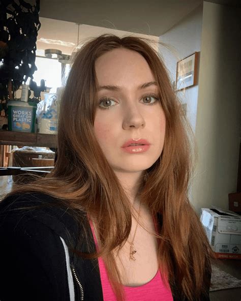 Karen Gillan : r/PrettyGirls