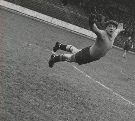 André Steiner — Jewish photographer of nudes and athletes – The Forward