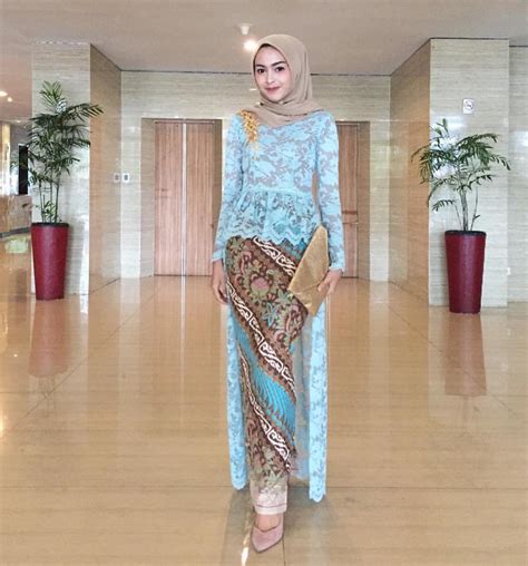 Model Kebaya Brokat Lengan Panjang / √ 30+ Model Kebaya Brokat Modern ...