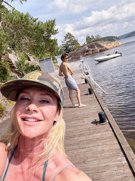 Lena Johannesen | “Where the waves kiss the shore and the city never