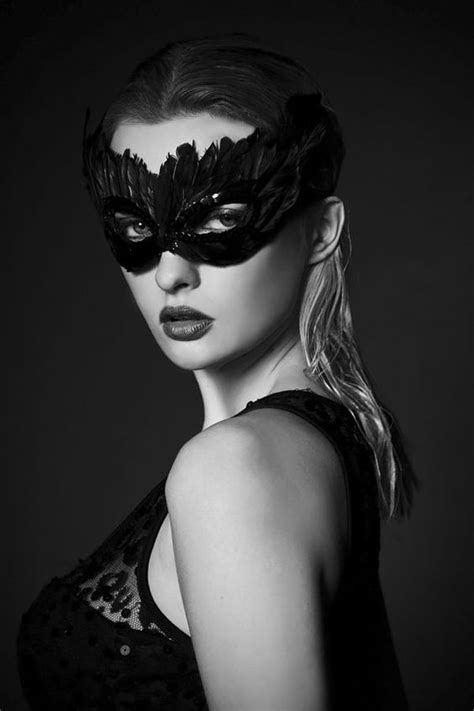 КРАСОТКИ НА ПРОСТОРАХ ИНТЕРНЕТА | VestiNewsRF.Ru | Женщина, Маскарадные ...