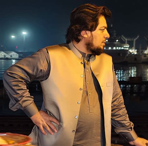 abraym khan ko yonyn konslpoar srkl aor tob kaky ka ykoarr bnan