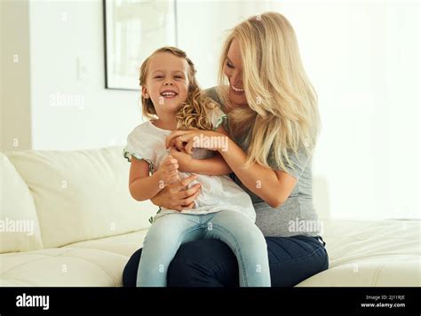 outgrow  lap    heart shot    girl