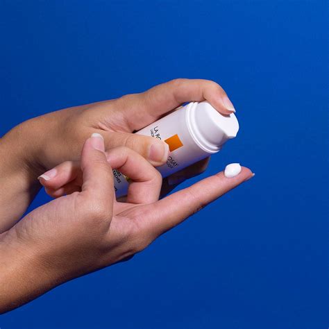 ANTHELIOS AGE CORRECT SPF 50