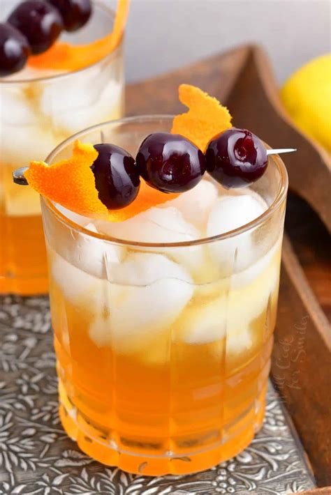 Amaretto Sour - A Classic Amaretto Cocktail That's Not Too Sour or Sweet