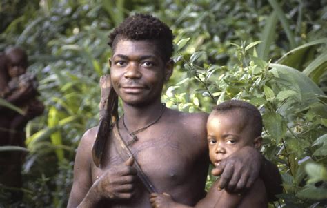 AKA (BAYAKA/BaAKA)) PEOPLE: AN EGALITARIAN PYGMY SOCIETY WITH THE WORLD ...