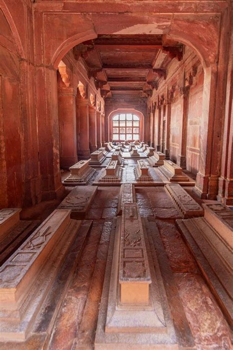 Graves Inside the Buland Darwaza in Fatehpur Sikri, Agra, India Stock ...