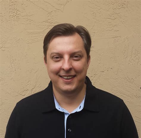 Alex Bravo – Medium