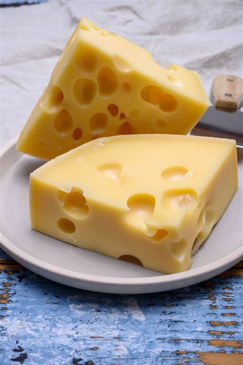 how to pronounce gruyere cheese 2