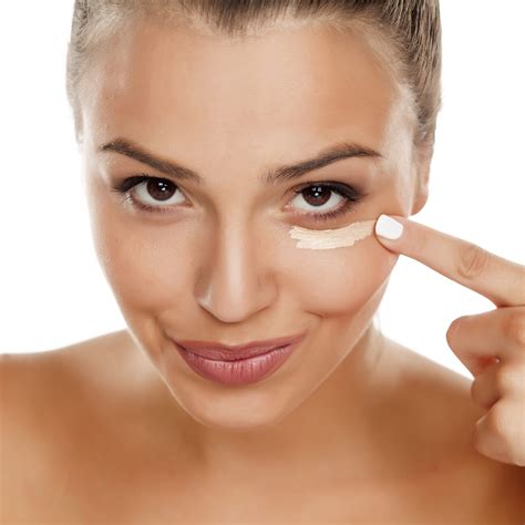 Kelly Has No Wrinkles At Age 55; She Swears By This Life-Changing Trick