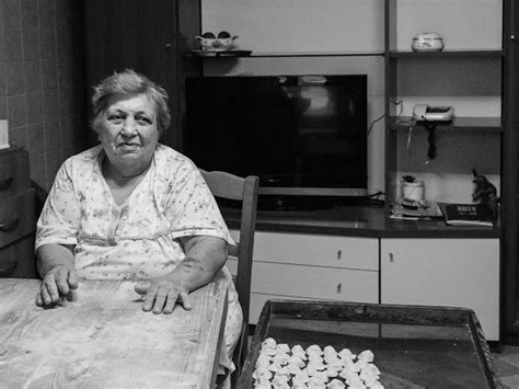 Menton Daily Photo: An Italian 'Mama'