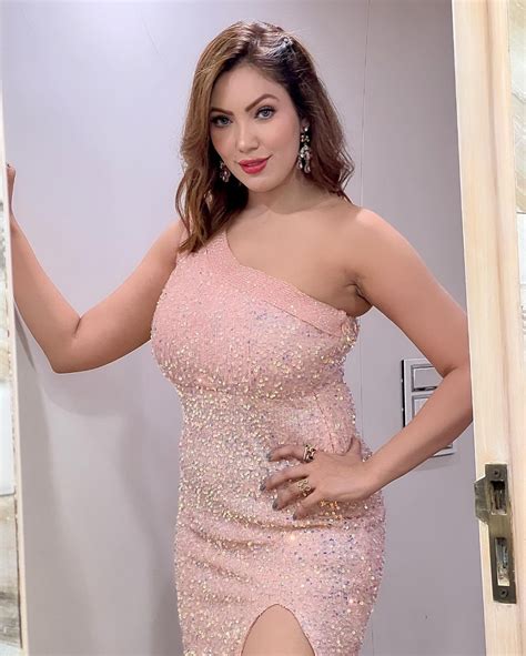 munmun dutta   body hugging dress flaunts  fine curves