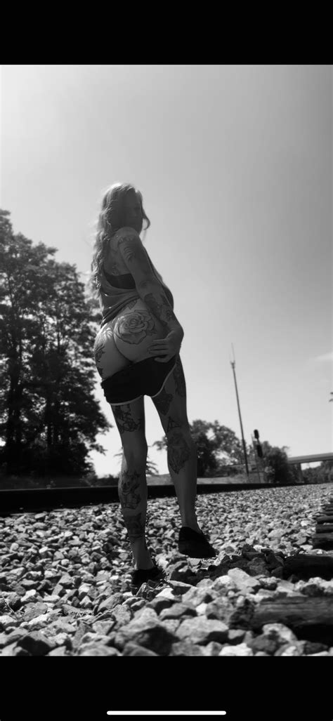 Imagine being a conductor and seeing this on your track 🚂🍑 : r