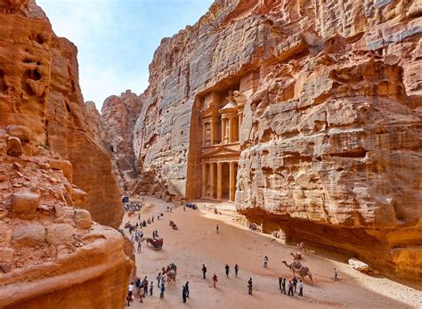 Inside Petra in Jordan - The BEST Guide to the Rose Red City of Petra