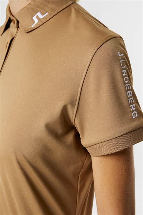 Tour Tech Polo / Tigers Eye – J.Lindeberg