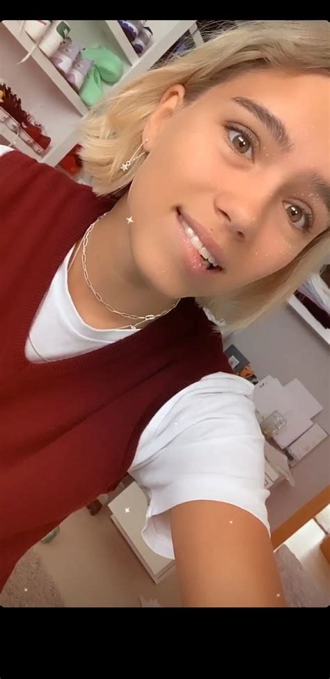 Lip bite | Scrolller