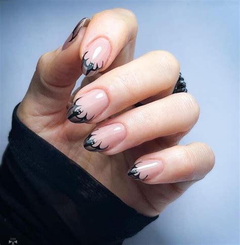 14 Bat Nail Art Ideas That Will Delight Your Inner Goth | Darcy